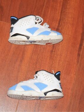Jordan Kids Blue and White Sneakers